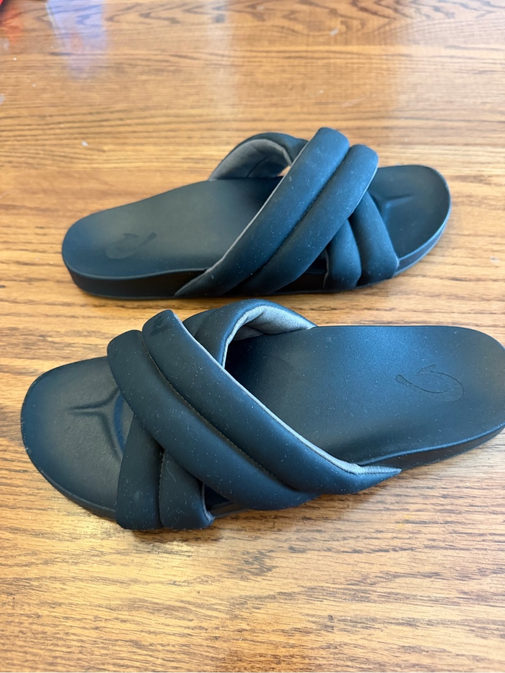 OluKai Black Padded Crossover Slide Sandals